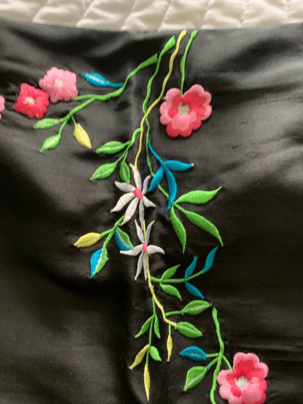 Allison Taylor Black Pencil Skirt with Floral Embroidery Size P10 - Picture 3 of 5